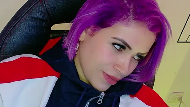 Natalia Montoya online show from July 12, 10:50 am
