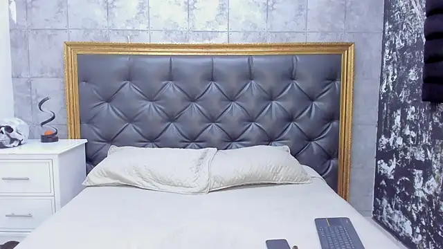 LaurenSnow online show from December 24, 3:16 pm