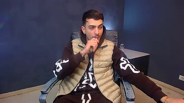 BrandonTate online show from March 2, 4:47 am