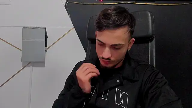 BrandonTate online show from April 2, 7:50 am