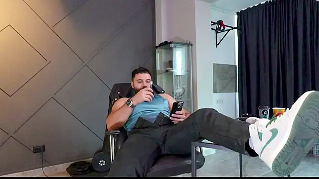 mattmasterss online show from January 14, 9:45 am