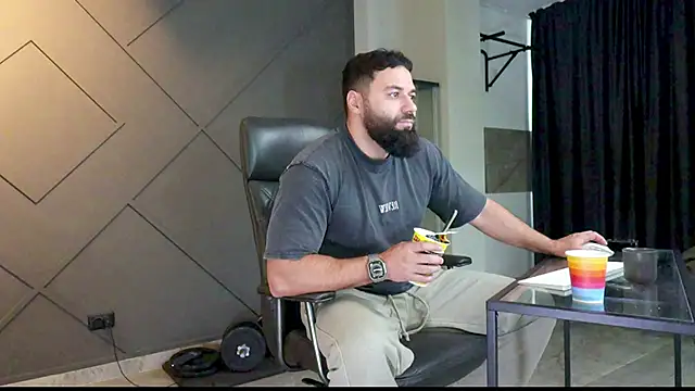 mattmasterss online show from January 21, 7:15 am