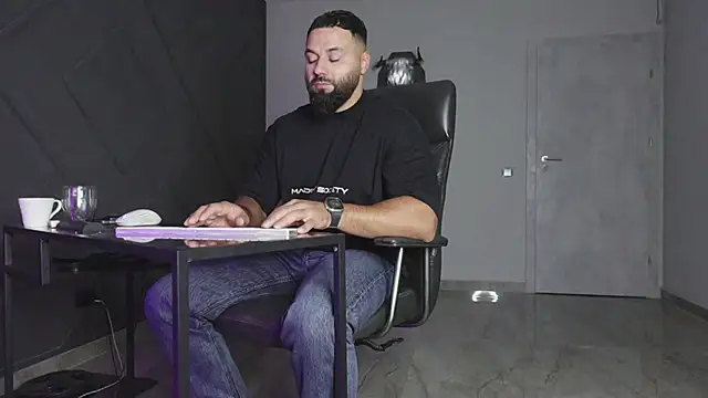 mattmasterss online show from October 11, 9:46 pm