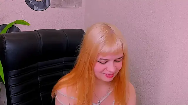 Snapshot of AlicePopsy chatting on March 8, 10:54 am AlicePopsy online show from March 8, 10:54 am