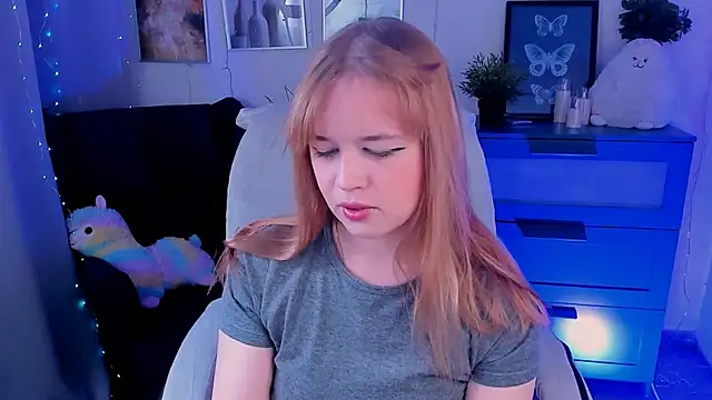 Snapshot of AlicePopsy chatting on November 23, 10:59 am AlicePopsy online show from November 23, 10:59 am