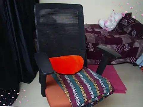 Snapshot of Arushisingh8888 chatting on February 7, 1:37 pm Arushisingh8888 online show from February 7, 1:37 pm