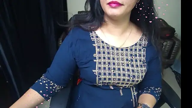 Arushisingh8888 online show from April 1, 1:41 pm