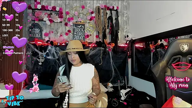 Neko Misaki online show from October 16, 12:17 pm