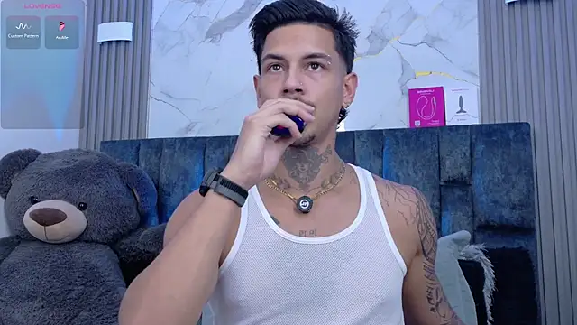 Snapshot of JAYCOB00 chatting on June 28, 2:17 am JAYCOB00 online show from June 28, 2:17 am