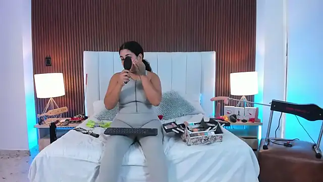 Liana Asaff online show from January 13, 7:21 pm