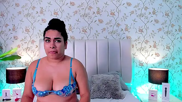 Liana Asaff online show from February 25, 2:58 am