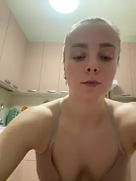 Snapshot of AlisaKissss chatting on January 6, 7:45 pm AlisaKissss online show from January 6, 7:45 pm