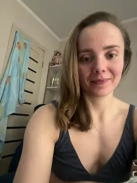 Snapshot of AlisaKissss chatting on February 5, 7:53 pm AlisaKissss online show from February 5, 7:53 pm