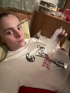 Snapshot of AlisaKissss chatting on February 8, 2:16 pm AlisaKissss online show from February 8, 2:16 pm