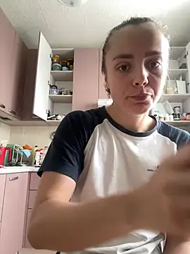 Snapshot of AlisaKissss chatting on February 14, 6:12 am AlisaKissss online show from February 14, 6:12 am