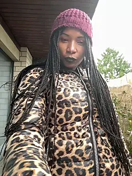 Shantel-Olivia online show from December 17, 9:04 am