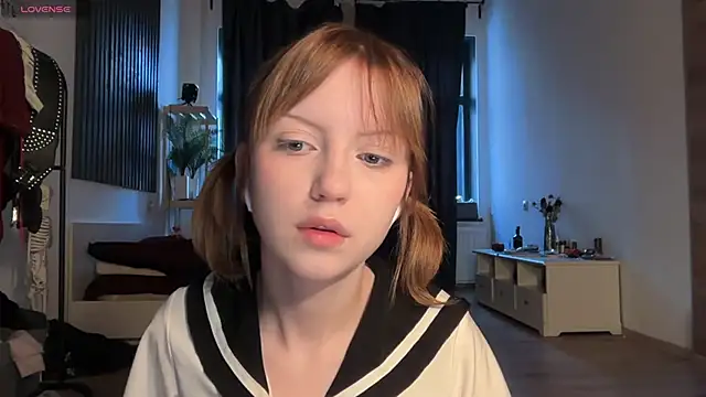 electric babe online show from November 15, 10:45 am