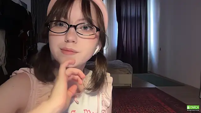 Snapshot of electric_babe chatting on June 7, 1:26 pm electric babe online show from June 7, 1:26 pm