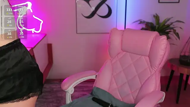 Micky  love online show from January 30, 7:15 pm