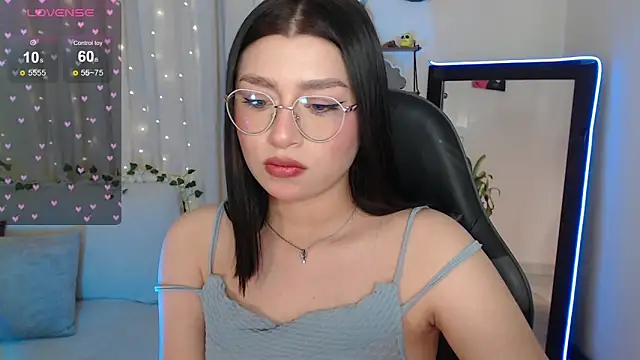 mily thomson b  online show from November 10, 7:13 pm