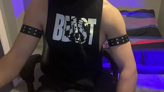 Snapshot of KinkyPlayerrr chatting on February 12, 9:43 pm KinkyPlayerrr online show from February 12, 9:43 pm