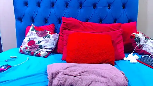 Snapshot of ebonycandy10 chatting on March 9, 6:39 am ebonycandy10 online show from March 9, 6:39 am