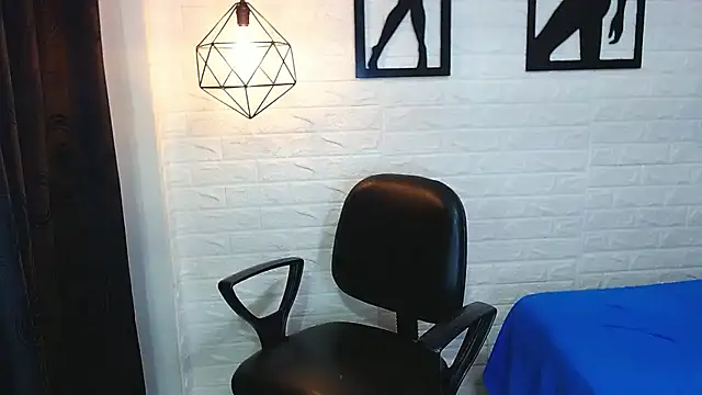 Snapshot of james_scott18 chatting on December 4, 3:26 am james scott18 online show from December 4, 3:26 am