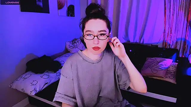 Lily xBabe online show from February 12, 1:50 pm