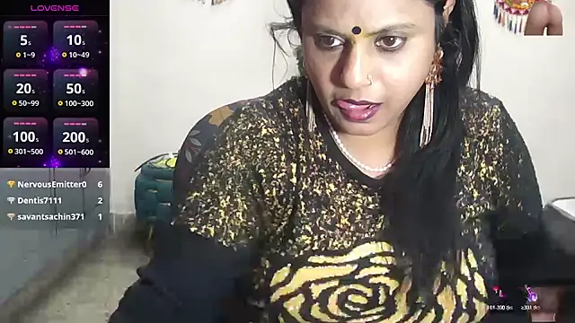 Snapshot of Sexy_komolika chatting on January 7, 3:47 pm Sexy komolika online show from January 7, 3:47 pm