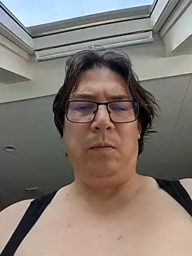 Snapshot of owned_by_goddess_laurie chatting on June 22, 2:58 pm owned by goddess laurie online show from June 22, 2:58 pm
