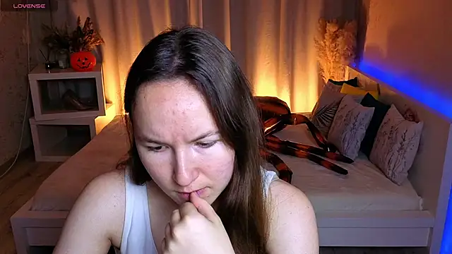Snapshot of Little_doll_meow chatting on October 14, 2:45 am Little doll meow online show from October 14, 2:45 am