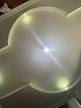 emiss  online show from October 24, 1:51 pm