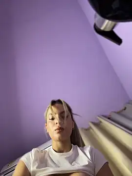 emiss  online show from February 15, 5:20 pm