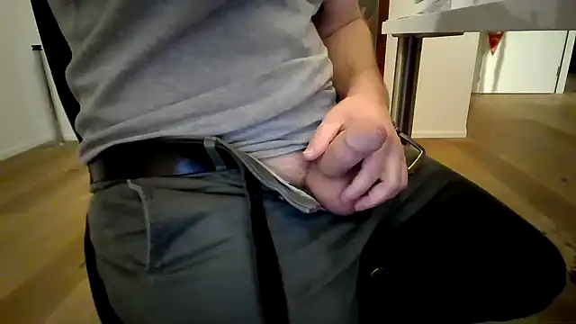 Snapshot of 10_1992 chatting on January 20, 7:57 pm 10 1992 online show from January 20, 7:57 pm