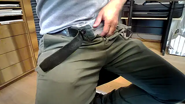 Snapshot of 10_1992 chatting on September 22, 8:16 am 10 1992 online show from September 22, 8:16 am