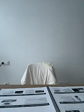 streetdoll online show from September 30, 6:40 am