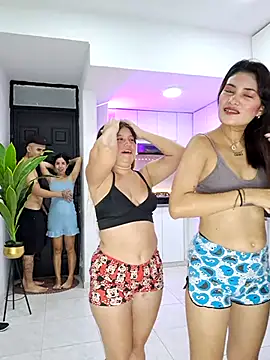 royalgirls x online show from May 10, 1:11 am