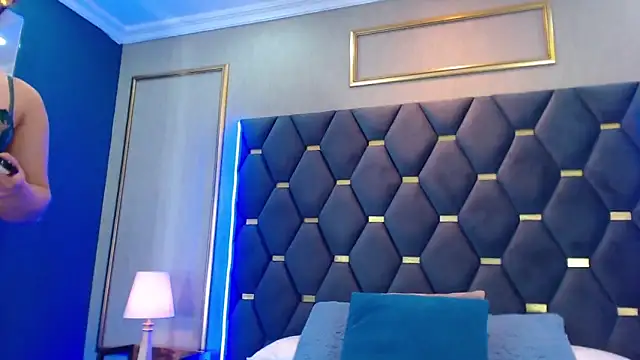 ThaniaJones online show from November 28, 12:08 pm