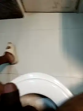 Snapshot of RajeshKumar133476 chatting on December 5, 4:20 am RajeshKumar133476 online show from December 5, 4:20 am