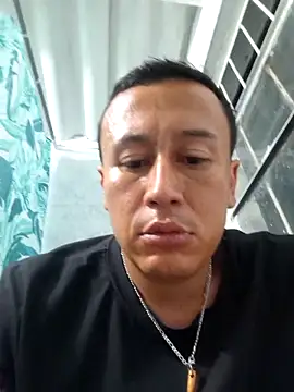 Snapshot of andresbigcock9 chatting on April 20, 10:40 am andresbigcock9 online show from April 20, 10:40 am