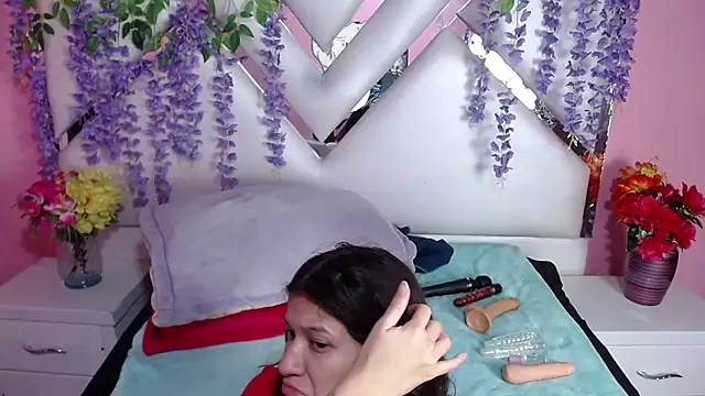 Snapshot of Perla_Skinnyy chatting on December 20, 3:14 am Perla Skinnyy online show from December 20, 3:14 am