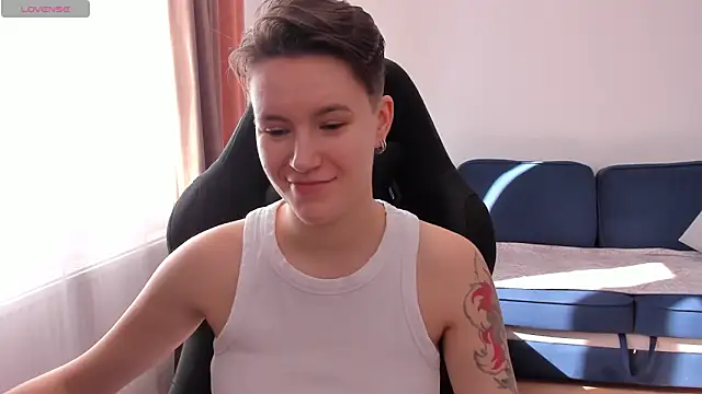 Snapshot of JessieFlower chatting on September 18, 8:16 am JessieFlower online show from September 18, 8:16 am