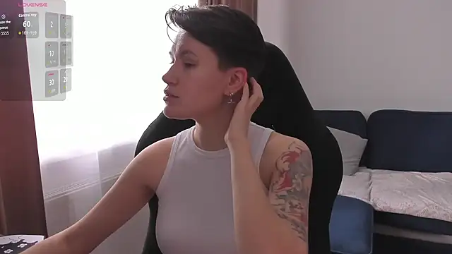 Snapshot of JessieFlower chatting on February 7, 8:07 am JessieFlower online show from February 7, 8:07 am