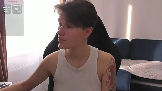 Snapshot of JessieFlower chatting on February 20, 7:43 am JessieFlower online show from February 20, 7:43 am