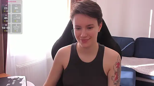 Snapshot of JessieFlower chatting on February 22, 8:13 am JessieFlower online show from February 22, 8:13 am