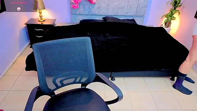 Lana stone  online show from September 9, 3:50 am