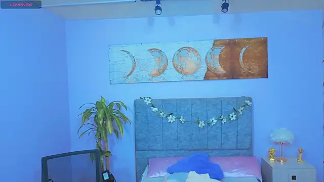 Lana stone  online show from January 17, 3:33 am