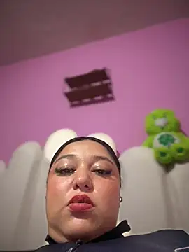 Snapshot of Kym_Owens chatting on February 24, 4:38 pm Kym Owens online show from February 24, 4:38 pm