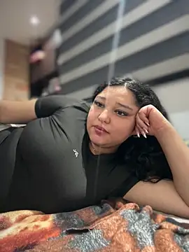 Snapshot of Kym_Owens chatting on March 19, 3:43 am Kym Owens online show from March 19, 3:43 am