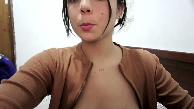 linzeysmith4 online show from July 11, 3:09 am
